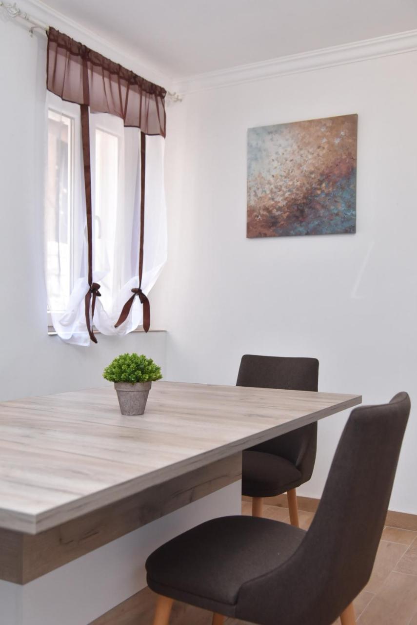 Ferienwohnung Palm Square 1 Old Town Apt Budva Exterior foto
